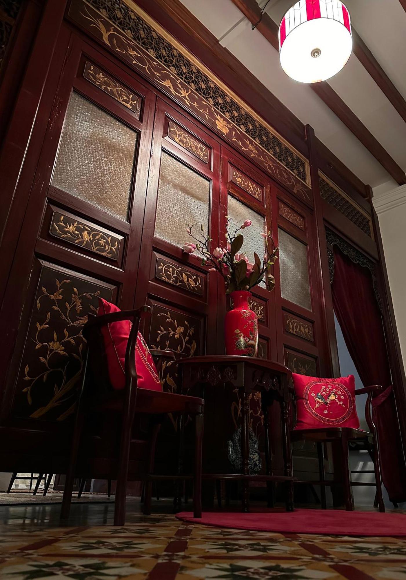 The Gaslight Heritage - New * George Town
